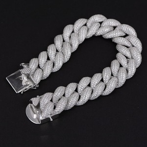 Bracelet en diamant cubain de fabrication indienne parfait pour le style de luxe et le glamour de tous les jours disponible en grande quantité - Product Image 5