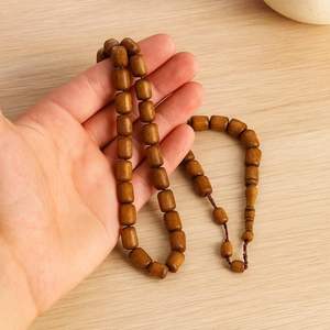 Tasbih de Madera Artesanal para la Oración Diaria Islámica, Hecho de Madera Natural con Cuentas Lisas y Cuerda Resistente para un Uso Prolongado - Product Image 4