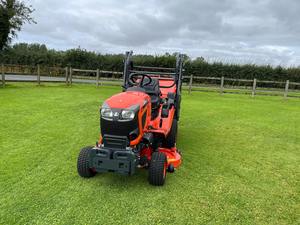 2023 Kubota G261HD Tractor de ruedas a la venta Nuevo cortacésped con componentes centrales Motor Bomba de engranajes Caja de cambios - Product Image 3