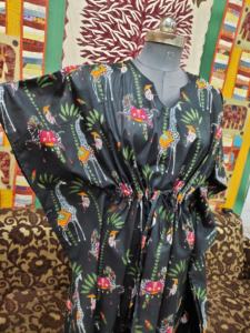 Robe caftan en coton noir pour femme, tenue de fête confortable en toutes saisons avec taille naturelle, tenue décontractée à imprimé animal de grande taille - Product Image 6