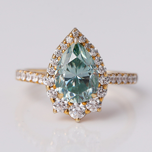 Anillo de compromiso elegante de plata chapada en oro de Ley 925 para mujer, Diamante de corte de pera azul, ajuste de Halo clásico, laboratorio de diamantes creado - Product Image 1