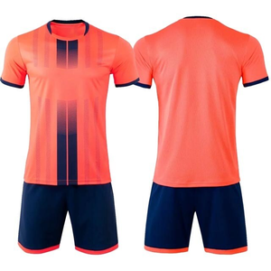 Ensembles de vêtements de football de haute qualité avec nouveau design, logo personnalisé, coupe automatisée, vente en gros, uniformes de sublimation pour adultes - Product Image 4