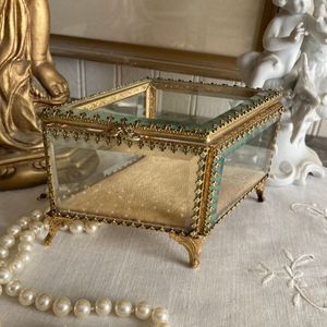 Boîte à bijoux élégante en laiton et verre Design personnalisé Boîte à bijoux en verre et laiton de meilleure forme Exportateur en gros - Product Image 4