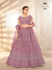 Tenue indienne fantaisie tendance Evergreen Design filet lourd Lehenga Choli avec Dupatta avec broderie au taux le plus bas - Product Image 2