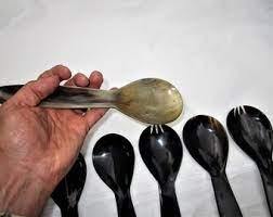 Cuillère de service en corne de buffle naturelle - Product Image 2