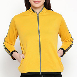Blouson d'aviateur pour femmes de style hivernal Couleur unie Coupe ajustée Doublure en nylon respirant Tricoté Fabriqué au Pakistan - Product Image 1