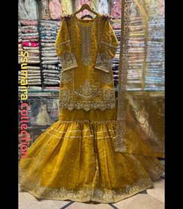 Trabajo de cristal de grano pesado de color amarillo oscuro Organza Dupatta Pearl Cut Dana Work en gasa Accesorio formal de boda y graduación - Product Image 3