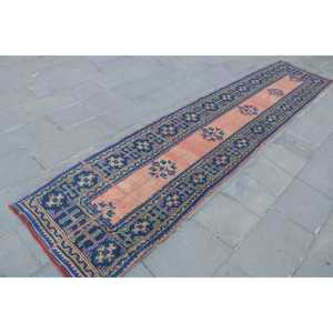 Alfombra Vintage, Alfombra Turca de 2.6x11.4 pies, Alfombra Oriental de Lana Azul y Roja - Product Image 3