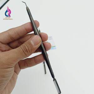 Herramienta separadora de levantador de pestañas de acero inoxidable negro Premium Peine Permanente de Pestañas sostenible para aplicación de volumen - Product Image 3