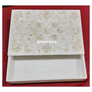 Joyero de Arte de flores de nácar blanco con incrustaciones de mármol de alta calidad de aspecto más atractivo para fines de regalo - Product Image 1