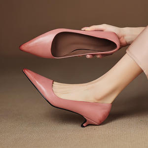 Zapatos planos de ballet de cuero genuino para mujer, calzado informal sin cordones, transpirable, con punta. - Product Image 2