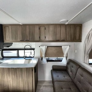 Remolque de Campamento Usado F-o-r-e-s-t R-i-v-e-r Salem Cruise L-i-t-e 261BHXLX 2023 en Venta para Acampar y Viajar - Product Image 4