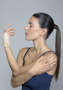 MEDICALAB Professional Protection Advanced Adjustable Unisex Orthopedic Thumb Support <b>Hook</b> Loop Closure Lightweight <b>Plastic</b> - Product Image 5