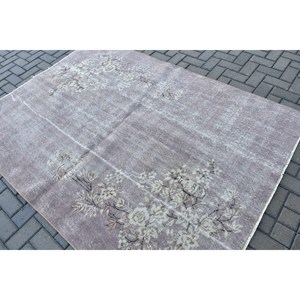 Tapis turc vintage, tapis de 5,2 x 7,2 pieds, tapis gris et blanc à motifs floraux - Product Image 4
