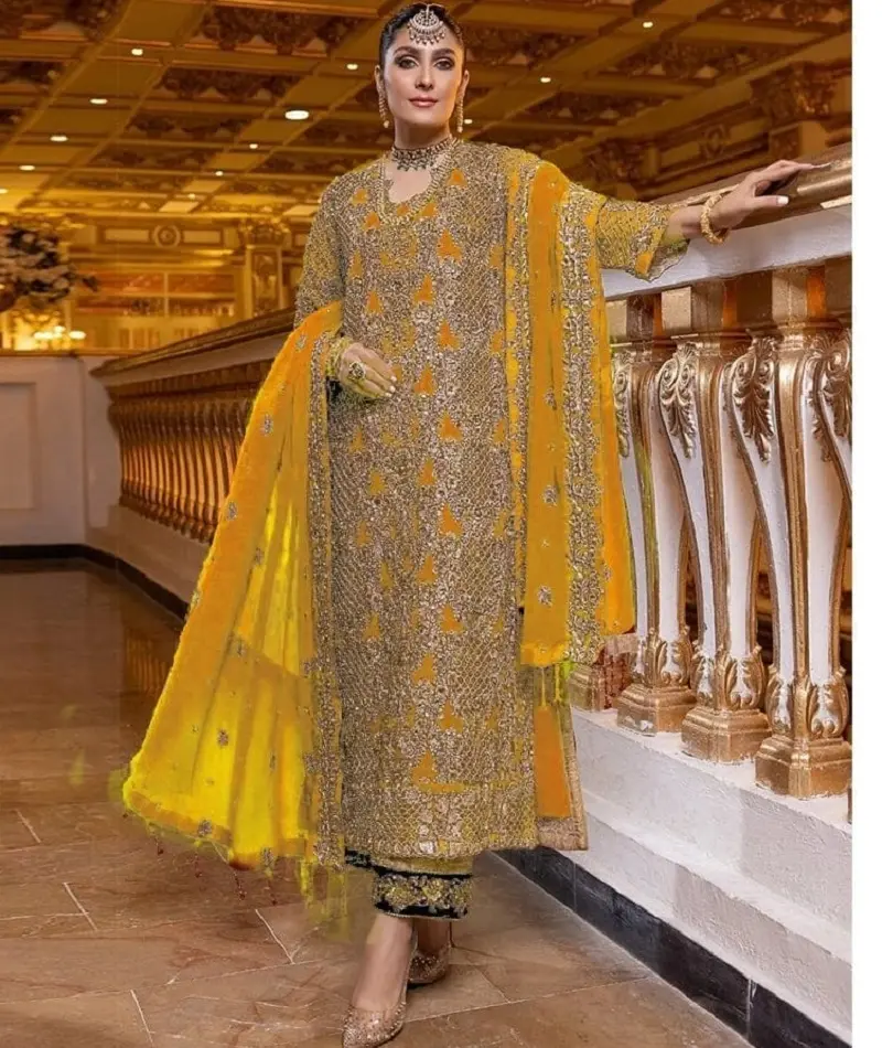 Desainer Baru India Georgette Faux Berat dengan Kerja Bordir Urutan Codding dan Pekerjaan Batu Salwar Kameez Cocok untuk Pakaian Wanita