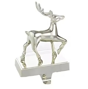 Soporte de calcetín de metal simple para Navidad Gancho de hierro mínimo para colgar medias y decoración de vacaciones en casa - Product Image 6