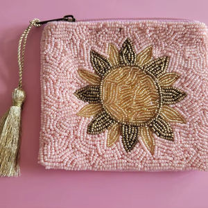 กระเป๋าถือทำมือสไตล์โบฮีเมียนประดับลูกปัดแก้ว MS Handicraft พร้อมปักโลโก้ตามสั่ง กระเป๋าใส่เหรียญประดับลูกปัด สีตามสั่ง - Product Image 1