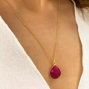 Collar con colgante de rubí hecho a mano con piedras preciosas Rojas reales, joyería de piedra natal de Julio, collar elegante de moda, regalo para ella - Product Image 1