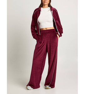 Conjunto de 2 piezas de joggers de terciopelo burdeos para mujer, novedad 2026, con chaqueta ajustada con cremallera y ribetes en contraste, antibacteriano, de peso medio y pierna ancha. - Product Image 1