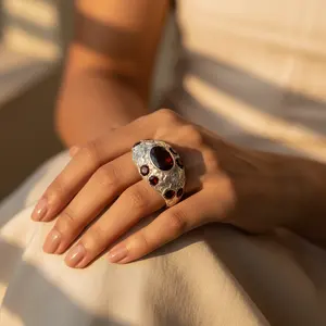 แหวนเงินแท้ 925 ประดับพลอยโกเมนธรรมชาติ ดีไซน์เรขาคณิต ประดับแบบกรงเล็บ  สำหรับผู้หญิง  ของขวัญสำหรับเด็ก - Product Image 1