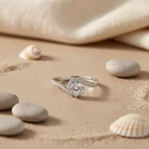 Bague de fiançailles solitaire en argent avec diamant rond, élégante et stylée pour elle - Product Image 2