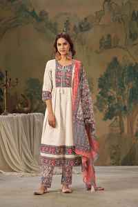 El último diseño de seda de algodón puro impreso trabajo Kurti Set por Fab Zone - Product Image 2