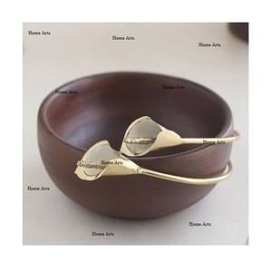 Bol décoratif en bois de la plus haute qualité, design classique, forme ronde, pour servir des chocolats, best-seller - Product Image 2