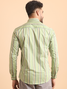 Chemise en coton à manches longues tendance avec motif à carreaux en vert Pista, un ajout confortable et à la mode à votre collection - Product Image 4