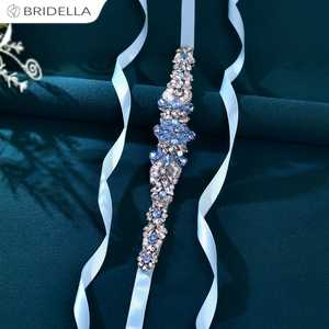 Cinturón Ajustable Bridella BS93QL Azul Claro con Pedrería y Perlas para Bodas, Bailes de Graduación y Eventos Formales - Product Image 3