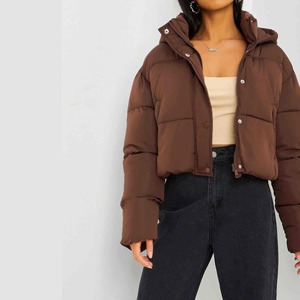 Alta calidad de las mujeres de poliéster burbuja Casual prendas de vestir Chaquetas cortas recortadas Puffer para el invierno al por mayor patrón de letras - Product Image 3