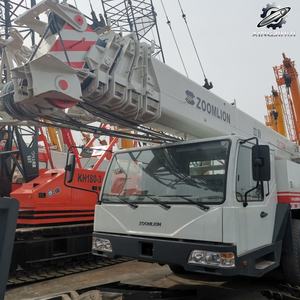 Grue à camion hydraulique Zoomlion QY70V d'occasion, 70 tonnes, flèche télescopique maximale de 62,5 m, marque chinoise d'origine, faible nombre d'heures, certifiée CE - Product Image 3