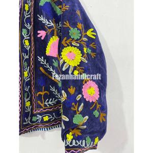 Veste d'hiver courte unisexe avec broderie en velours Suzani, manteau en gros avec doublure en coton pour les fêtes d'automne, veste pour femmes - Product Image 3