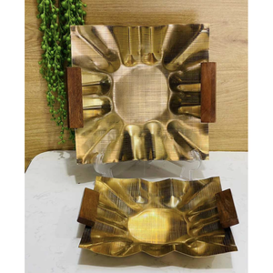 Bandeja DE SERVICIO DE METAL decorativa de mesa de gran tamaño pulido brillante con asas de madera Bandeja de bebidas y aperitivos para restaurante - Product Image 4