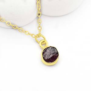 Collier en grenat naturel brut fait à la main, collier de pierre de naissance, collier chaîne statement pour femme, cadeau pour elle - Product Image 1