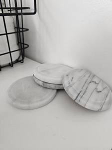 Juego de cuatro posavasos de mármol redondos, posavasos de piedra natural hechos a mano, vajilla elegante, regalo - Product Image 3