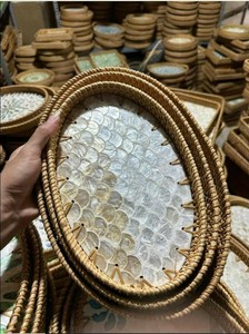 Plateau de service en bambou en gros, écologique, tissé à la main en paille et en rotin avec incrustations de nacre - Product Image 6