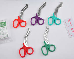 Tijeras de Acero Inoxidable de Alta Calidad para Vendajes Médicos de Primeros Auxilios para Enfermeras - Product Image 6