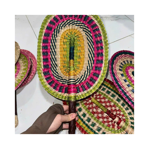 Ventilador de mano de algas marinas tejidas Ventilador de hoja de palma para fiesta al aire libre Estilo rústico Producto artesanal hecho a mano de 99 GD Today - Product Image 1