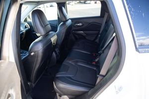 CHEROKEE LATITUDE LUX 2022 USADO EN EXCELENTES CONDICIONES, SUV 4WD, INTERIOR BLANCO, TRANSMISIÓN AUTOMÁTICA DE GASOLINA DE 9 VELOCIDADES, TRACCIÓN EN LAS CUATRO RUEDAS - Product Image 3