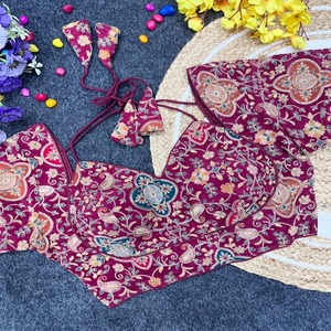 Fabricante de blusa estampada crepé natural de aspecto hermoso exclusivo de calidad superior de lujo de Surat - Product Image 1