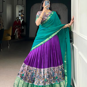 ชุดเลเฮนกาโชลีงานแต่งงานแบบเป็นทางการพิมพ์ลายขนสัตว์เทียม Aastha พร้อมงานปักดิ้นทองและผ้าคลุมไหล่จอร์เจตต์แบบเย็บสำเร็จ - Product Image 1