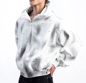 Sweat-shirts pour hommes en polaire imperméable d'hiver, sur mesure, en poly/coton, avec clous métalliques décoratifs, aspect vintage pulvérisé, professionnels - Product Image 2