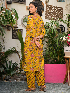 Salwar Kameez en coton imprimé floral jaune moutarde pour femmes, manches 3/4, style vintage, tenue ethnique décontractée pour les fêtes d'été, coupe régulière, mariage - Product Image 1