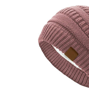 Gorros de Punto Unisex de Color Sólido de Primera Calidad, Estilo Urbano, con Impresión de Logotipo Personalizado (Digital/Sublimación), Todos los Colores y Tamaños - Product Image 3