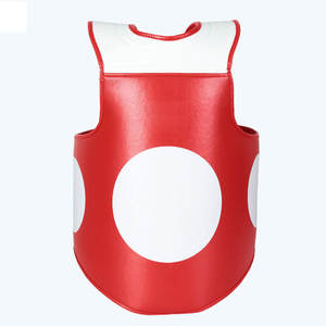 Protector de pecho para hombre con diseño de logotipo personalizado, hecho con la mejor calidad, para MMA y boxeo. - Product Image 1