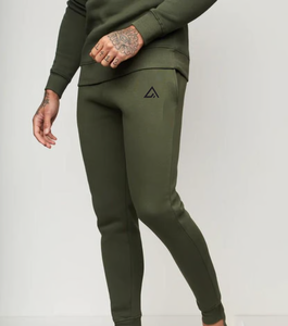 Conjunto de Sudadera con Capucha y Pantalones Deportivos Verde Oliva para Hombre, de Alta Calidad y Elegante, con Tela Suave y Máxima Comodidad, por Ako - Product Image 3