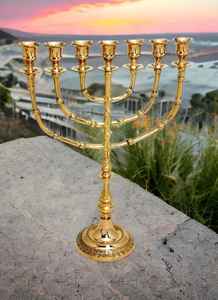 Ménorah en laiton massif de style temple personnalisé, 21 pouces de haut, Hanoucca, Chanoucca, meilleur des décorations, judaïca, chandelier juif - Product Image 5