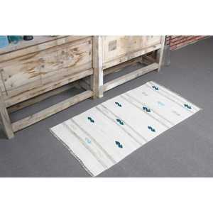 Petit tapis vintage 1,8 x 3,5 pieds, tapis turc, tapis Kilim blanc à imprimé animal - Product Image 1