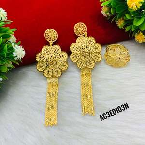 ต่างหูชุบทองดีไซเนอร์ใหม่สำหรับผู้หญิงลายดอกไม้ทองเหลืองน่ารักสำหรับงานปาร์ตี้เครื่องประดับผู้หญิงออนไลน์ - Product Image 3