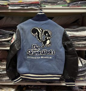 2025แจ็กเก็ตทีมโรงเรียนสั่งตัดขนสัตว์คอตั้งสำหรับผู้ชายแขนหนังเบสบอลวิทยาลัย - Product Image 1